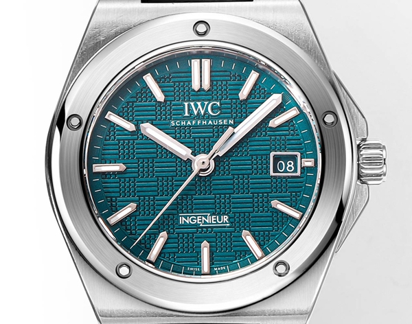 アイ・ダブリュー・シー背面デザイン